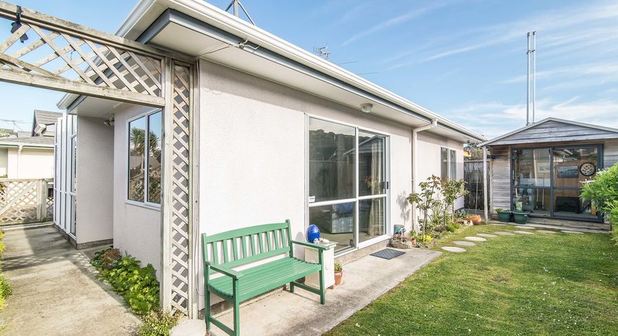  at 8 Macalister Place, Miramar, Wellington