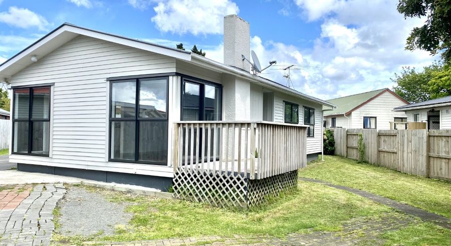  at 123 Riverpark Cres, Henderson, Waitakere City, Auckland