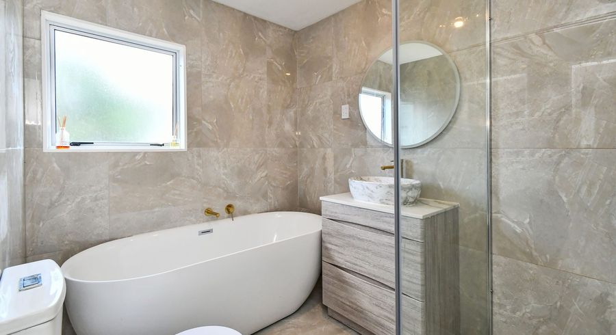  at 1/11 Kirklow Place, Totara Heights, Manukau City, Auckland