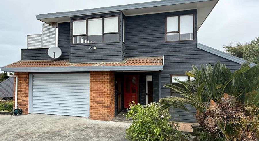  at 10 Westergrove Place, West Harbour, Waitakere City, Auckland