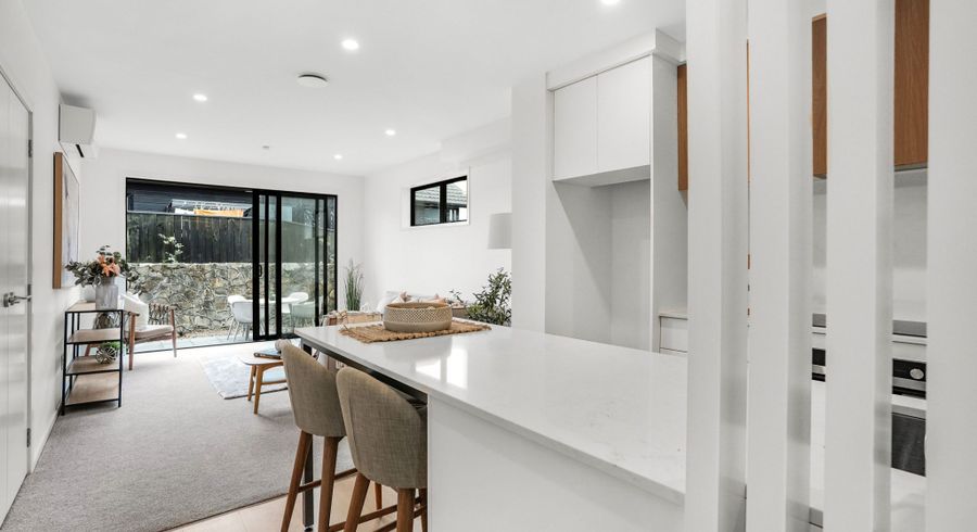  at 10/10 Pascoe Avenue, Paremata, Porirua, Wellington