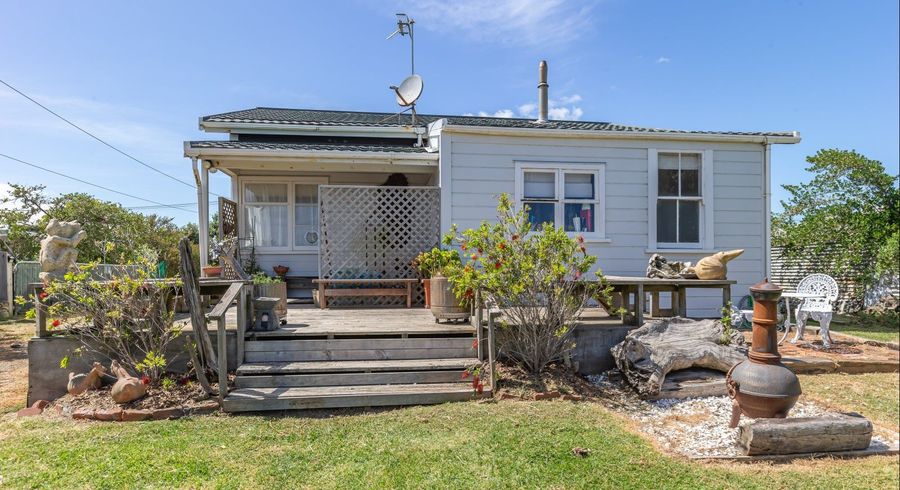  at 14 Rangitane Street, Himatangi Beach, Himatangi Beach