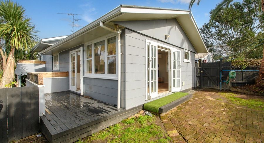  at 25 Glenn Terrace, Otumoetai, Tauranga, Bay Of Plenty