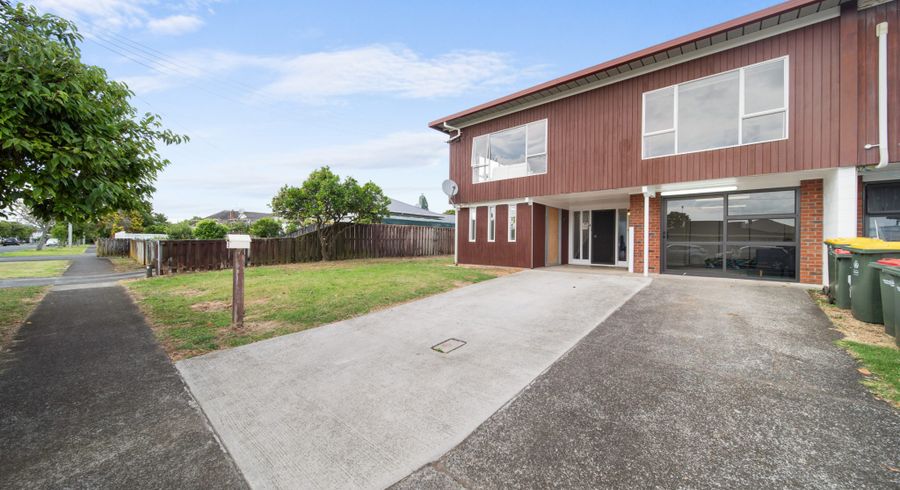  at 3 Maunu Road, Papatoetoe, Auckland