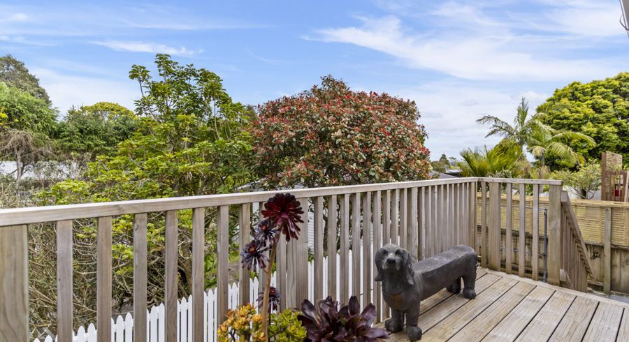  at 2/7 Neptune Avenue, Beach Haven, Auckland
