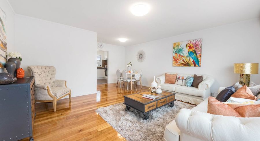  at 2/26 Carrington Road, Mount Albert, Auckland