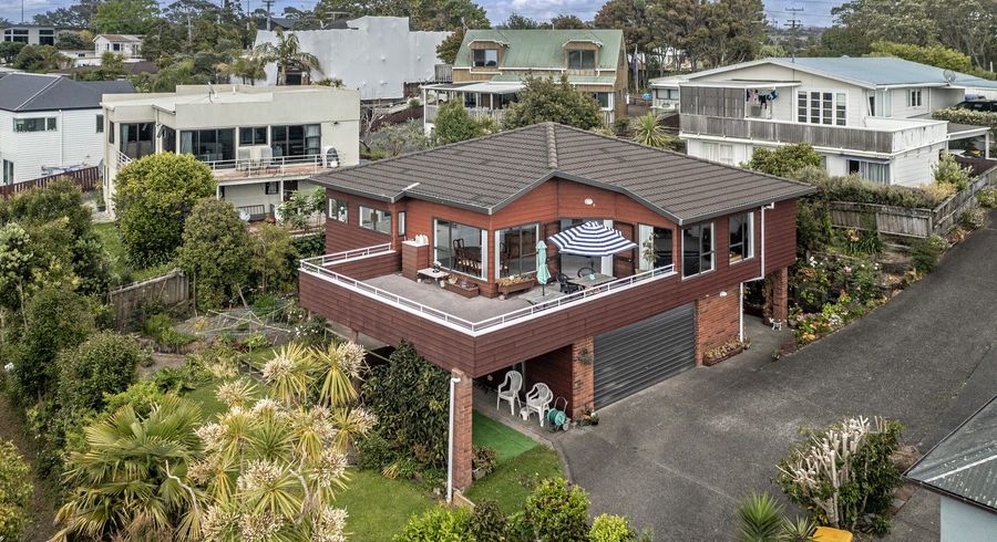  at 2/51 Deep Creek Road, Waiake, Auckland