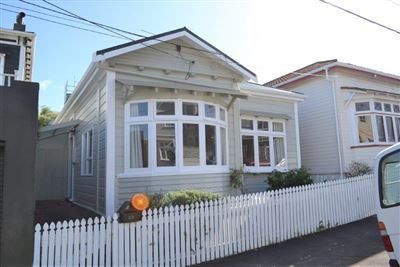  at 43 Roxburgh Street, Mount Victoria, Wellington