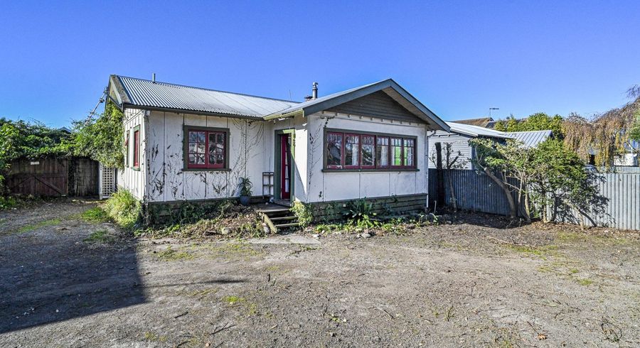  at 709 Queen Street West, Saint Leonards, Hastings, Hawke's Bay