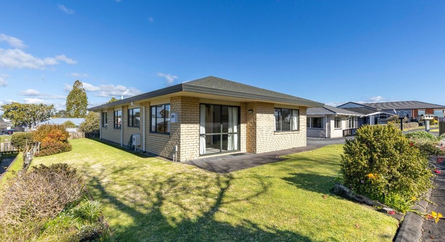  at 2/16 Sandel Rise, Merrilands, New Plymouth