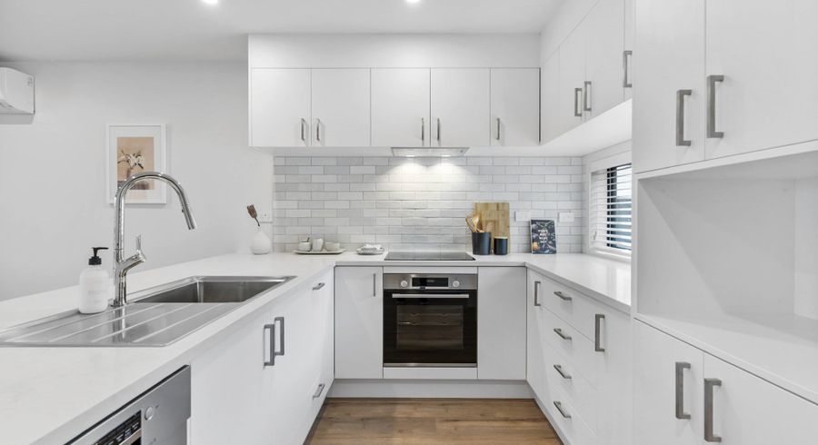  at 2/35 Garadice Road, Rothesay Bay, Auckland