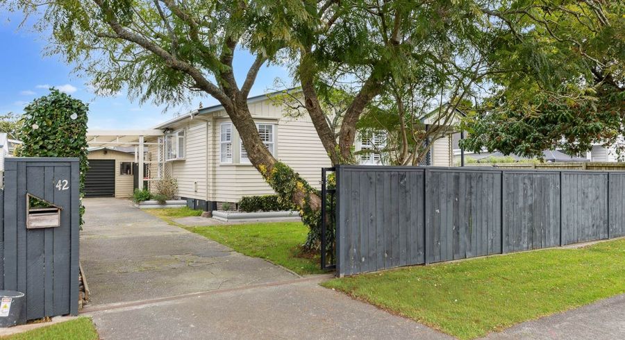  at 42 Sunnypark Avenue, Rosehill, Papakura