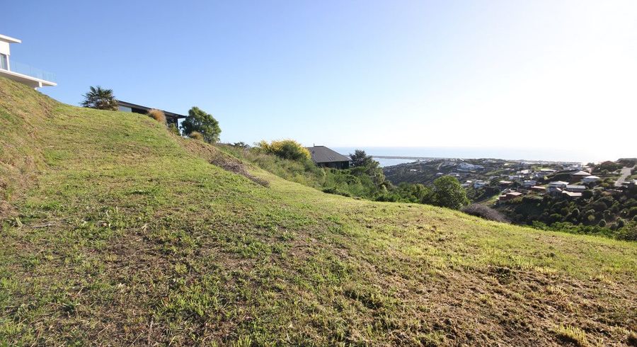  at 5 Law Lane, Mount Pleasant, Christchurch