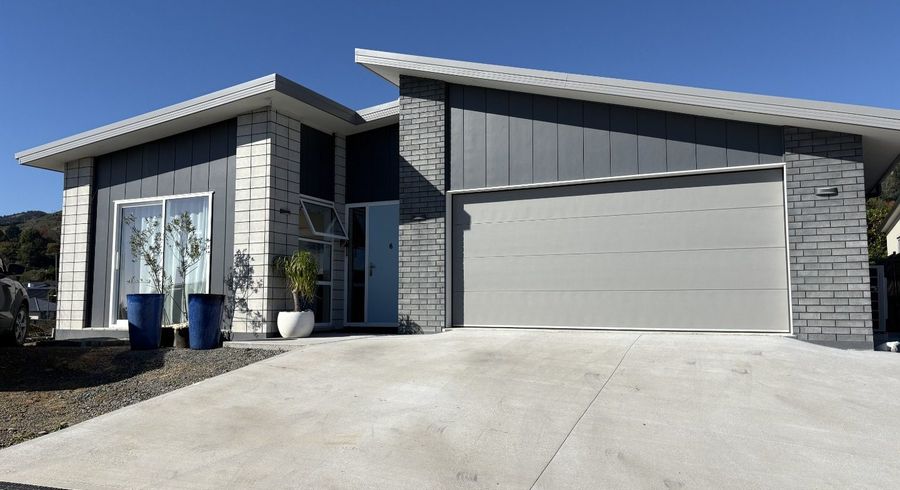  at 6 Broadview Way, Richmond, Richmond