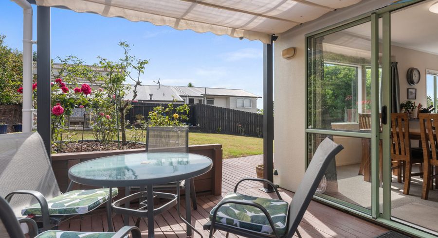  at 2/883 East Coast Road, Northcross, North Shore City, Auckland