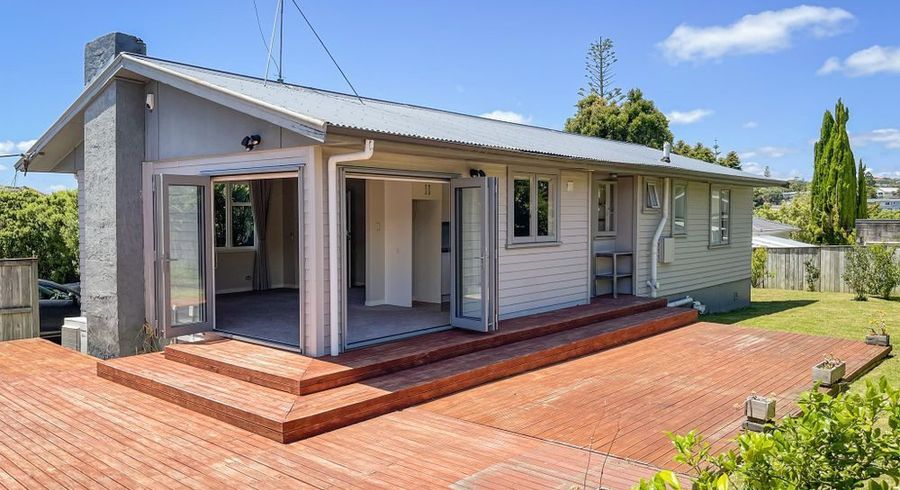  at 39 Fairclough Road, Beach Haven, North Shore City, Auckland