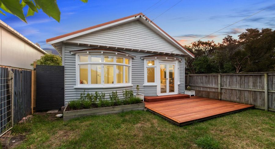  at 1/166 Main Road, Redcliffs, Christchurch City, Canterbury