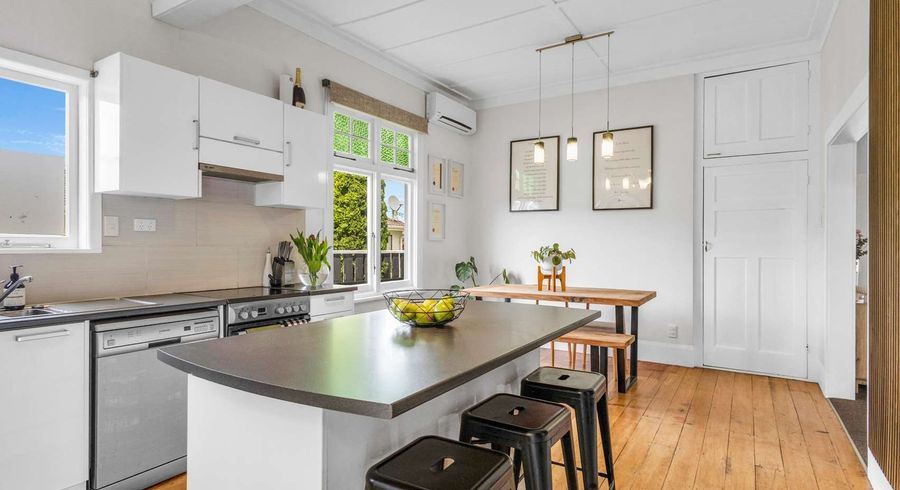  at 800 Victoria Street, Parkvale, Hastings, Hawke's Bay