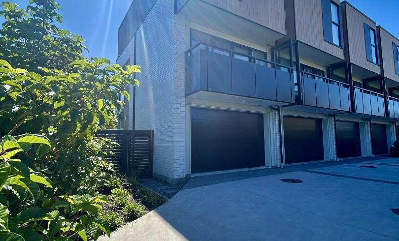  at 2F Bolina Crescent, Pakuranga, Manukau City, Auckland