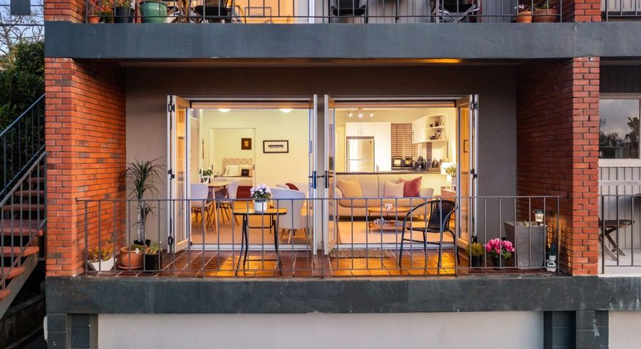  at 1/6 Saratoga Avenue, Herne Bay, Auckland