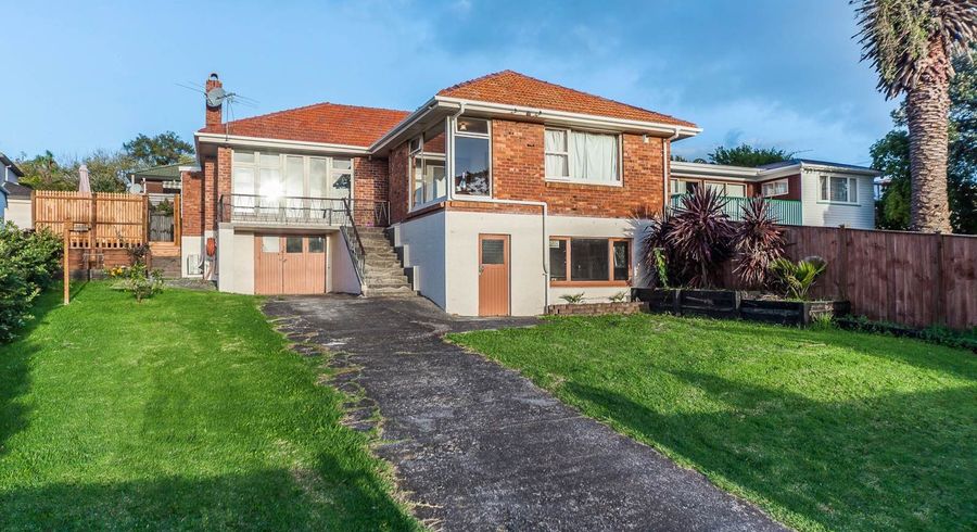  at 4 Eaton Road, Hillsborough, Auckland City, Auckland