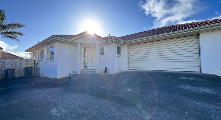  at 2/7 West Fairway, Golflands, Manukau City, Auckland