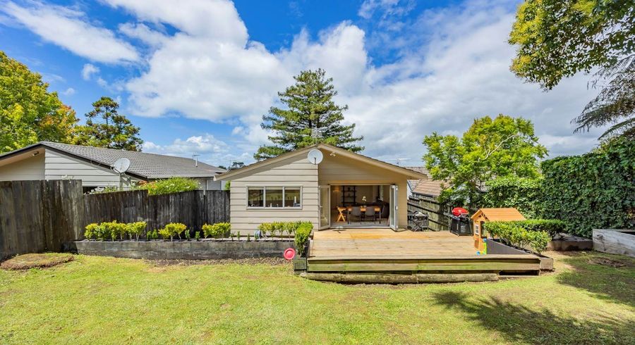  at 1/11 Branston Avenue, Browns Bay, North Shore City, Auckland