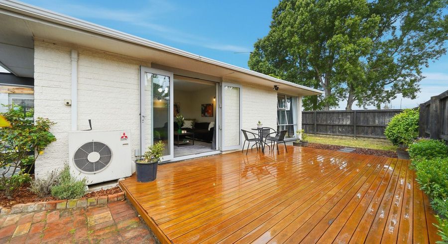  at 1/106 Lake Terrace Road, Burwood, Christchurch City, Canterbury