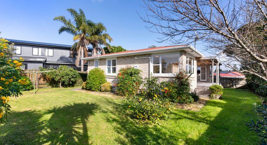  at 14 Roseneath Place, Birkdale, North Shore City, Auckland