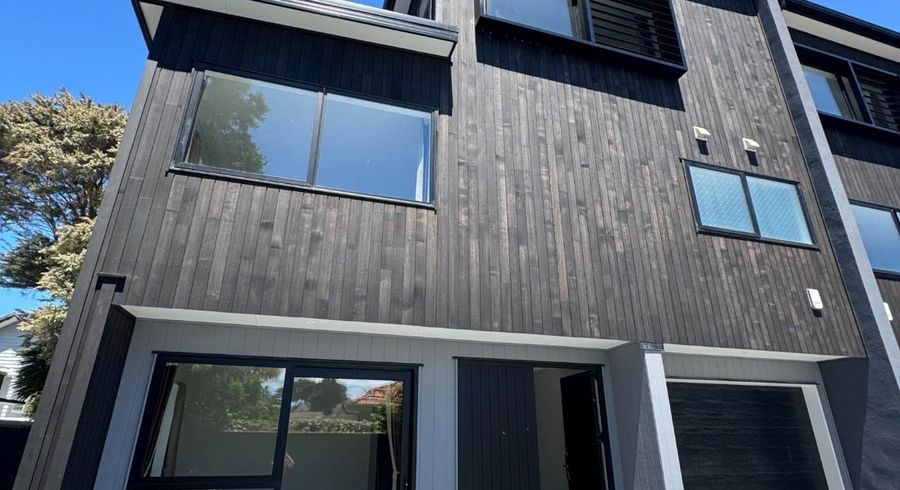  at 81 Wheturangi Road, Greenlane, Auckland