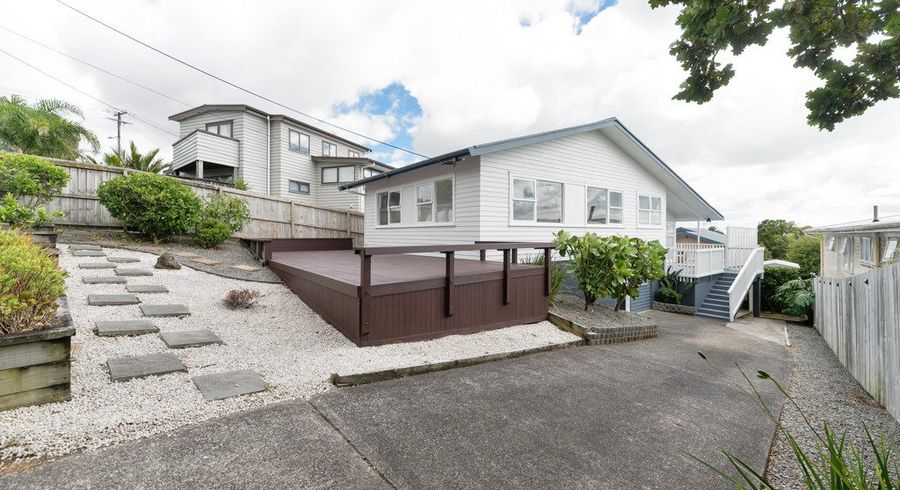  at 8 Hauraki Crescent, Pinehill, North Shore City, Auckland