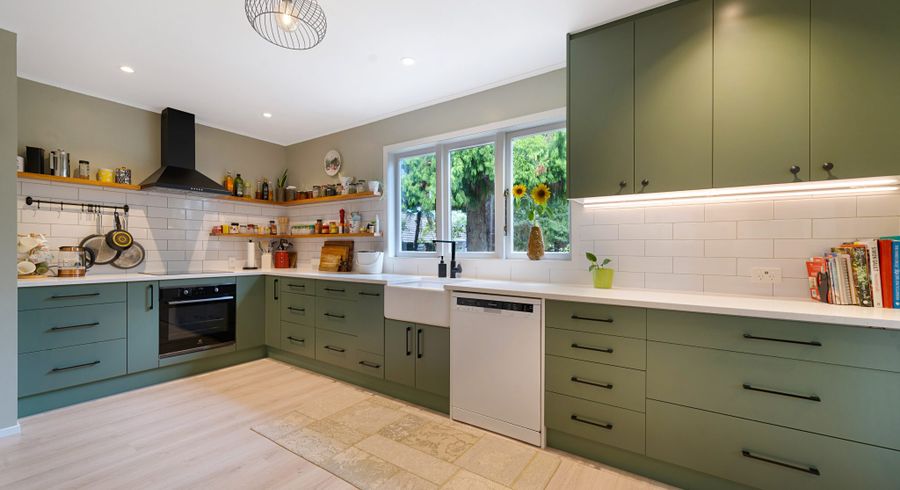  at 19 Hollywood Avenue, Titirangi, Auckland