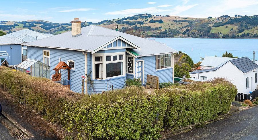  at 8 Ohau Street, Ravensbourne, Dunedin