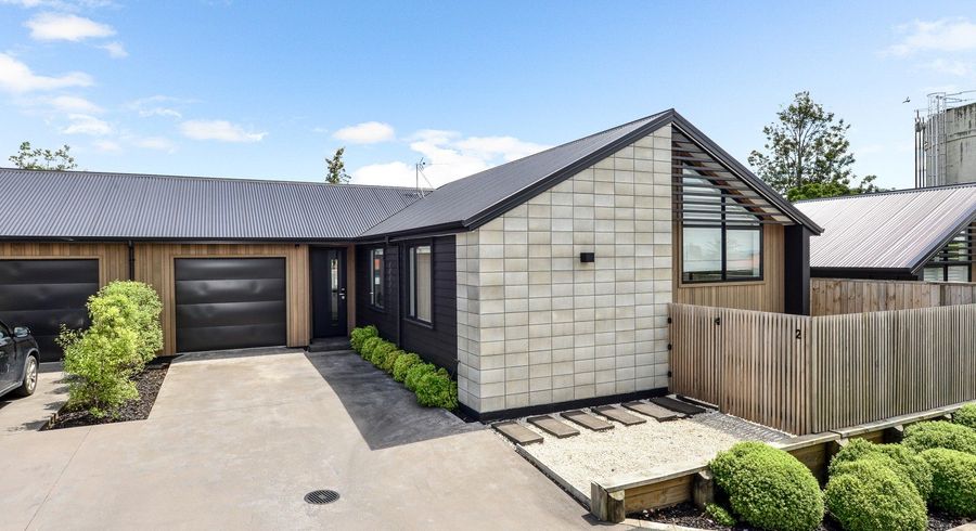  at 2/103 Cambridge Road, Hillcrest, Hamilton