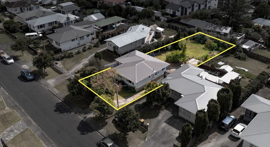  at 26 Huruhuru Road, Massey, Auckland