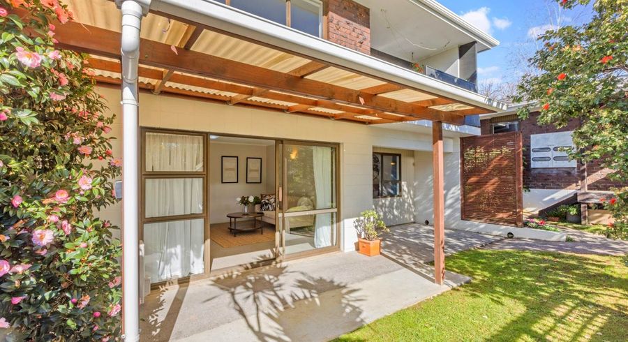  at 2/21 Burch Street, Mount Albert, Auckland City, Auckland