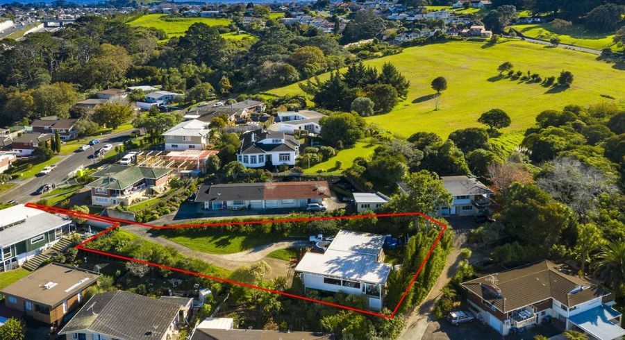  at 39 Bel Air Drive, Hillsborough, Auckland