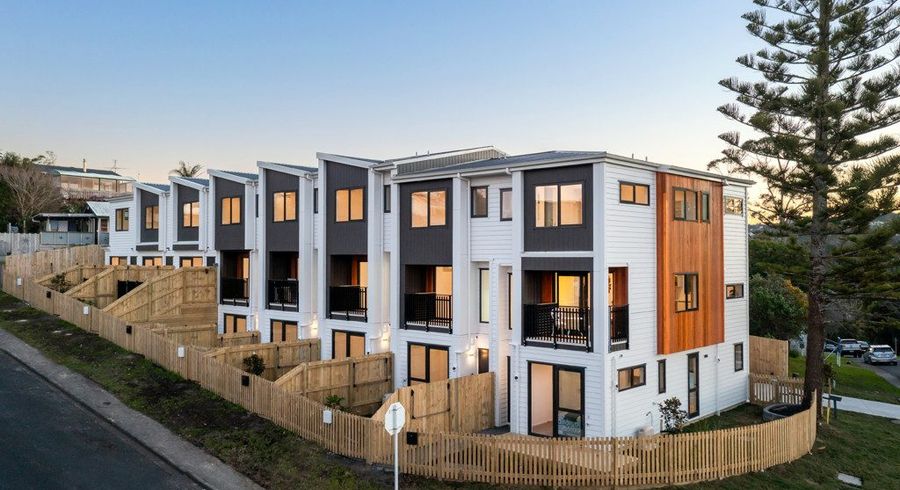  at 2/90 Stredwick Drive, Torbay, North Shore City, Auckland