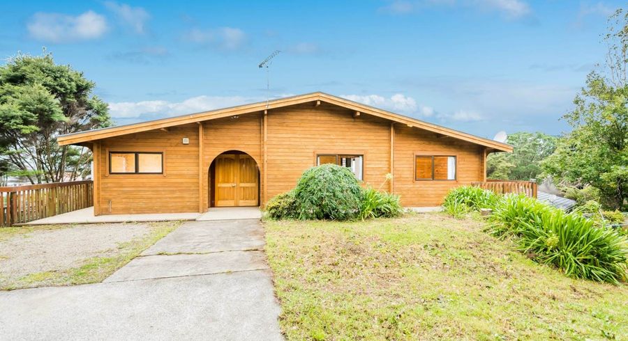  at 627 East Coast Road, Browns Bay, North Shore City, Auckland