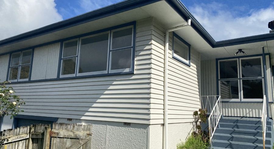  at 5 Segedin Place, Glenfield, North Shore City, Auckland