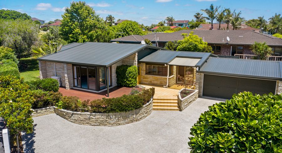  at 16 Prince Regent Drive, Half Moon Bay, Auckland