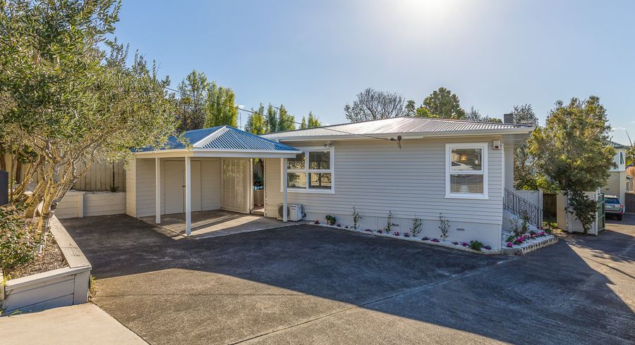  at 21 Raleigh Road, Northcote, Auckland