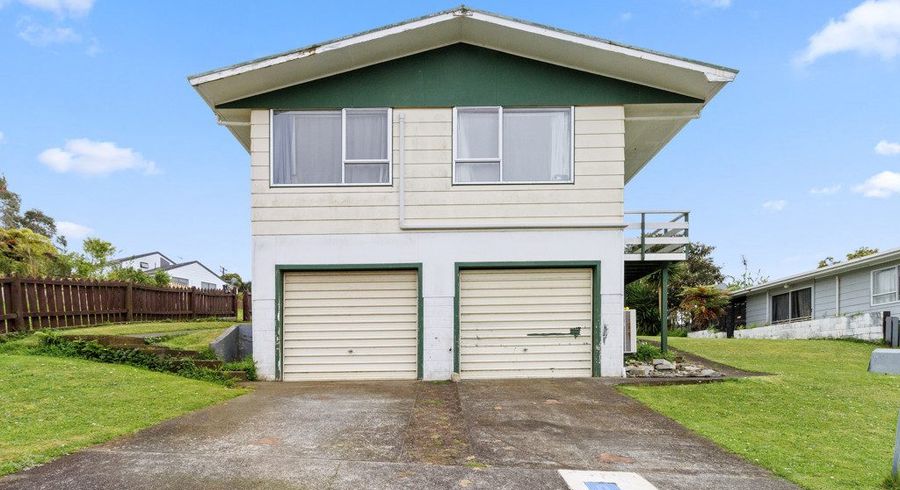  at 8 Newlyn Place, Welbourn, New Plymouth