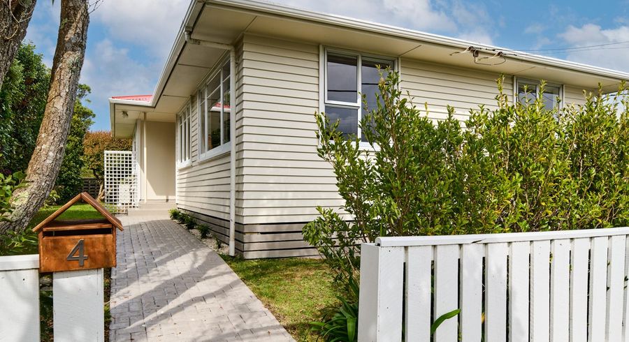  at 4 Kenmore Street, Newlands, Wellington