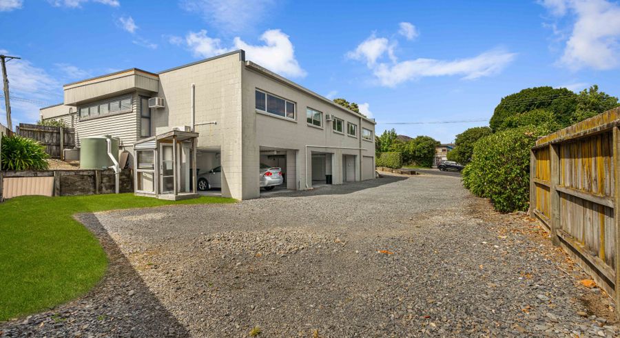 at 8 Archibald Road, Kelston, Waitakere City, Auckland