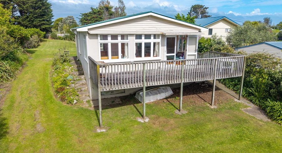  at 15 Drake Street, Waikawa Beach, Manakau