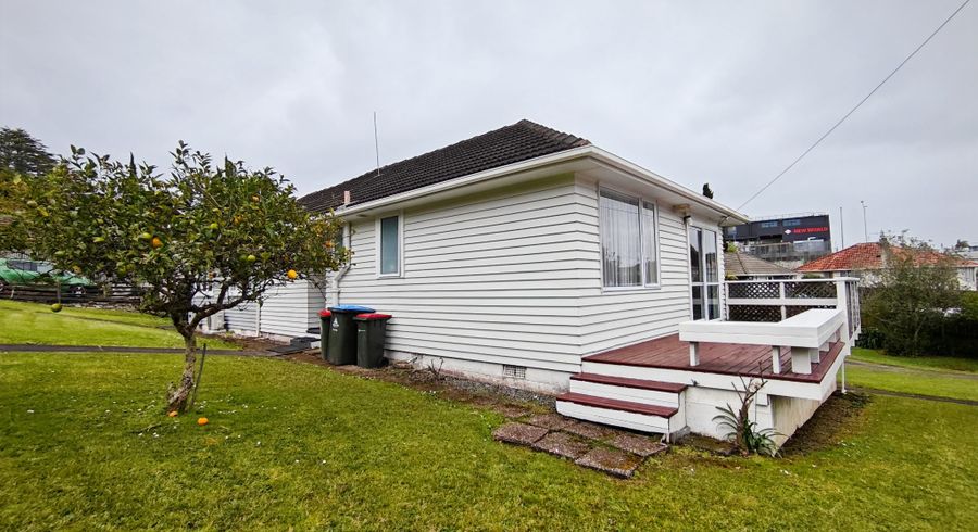  at 2 Novar Place, Point Chevalier, Auckland City, Auckland