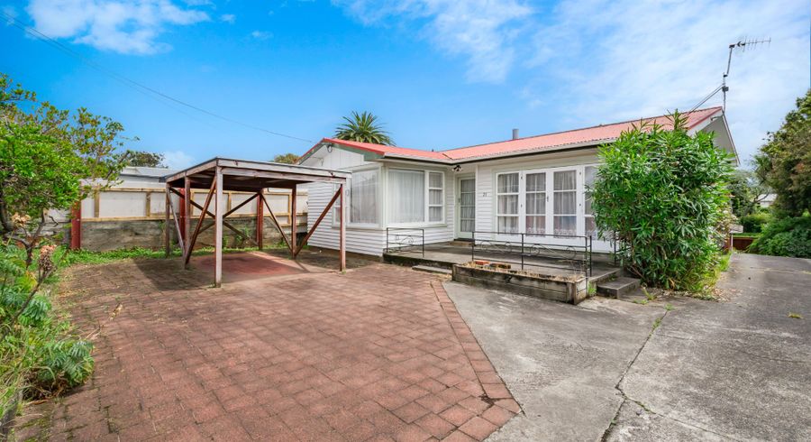  at 21 Gray Avenue, Paraparaumu Beach, Kapiti Coast, Wellington