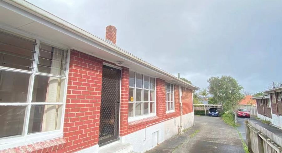 at 2/3202 Great north Road, New Lynn, Waitakere City, Auckland