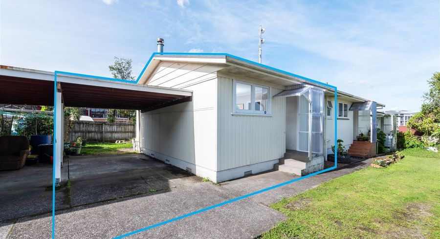  at 3/3 Buscomb Avenue, Henderson, Auckland
